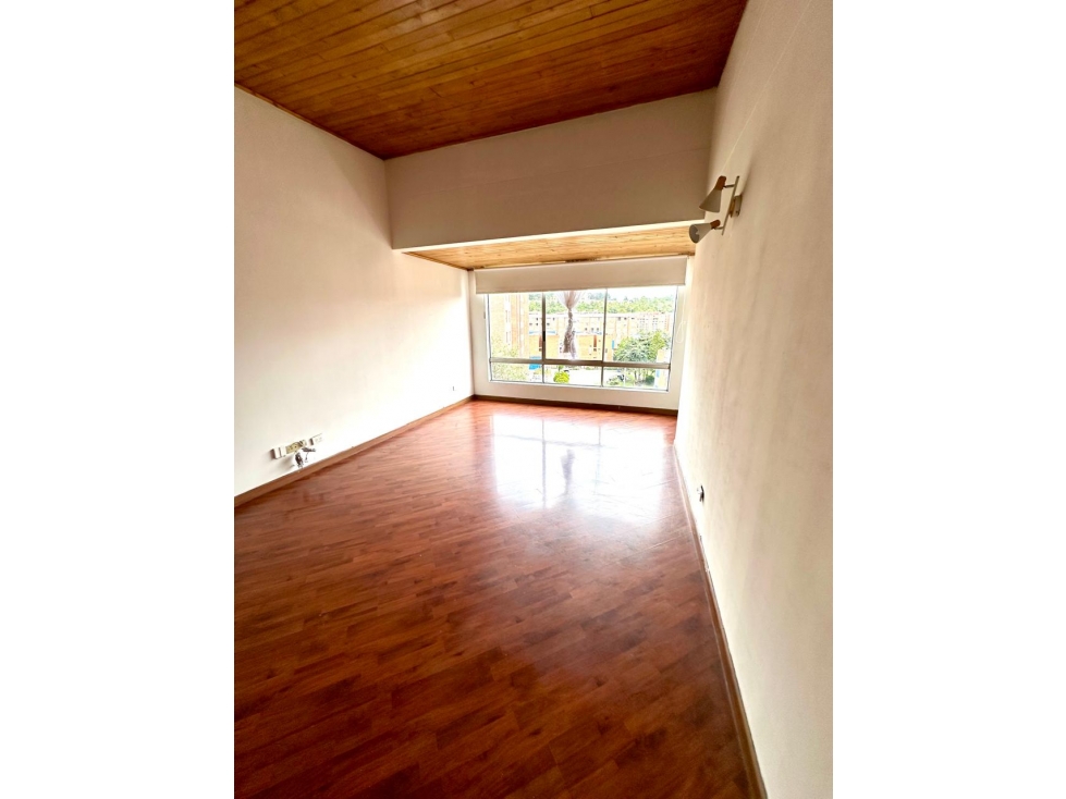 EN RENTA APARTAMENTO ILUMINADO — foto 4