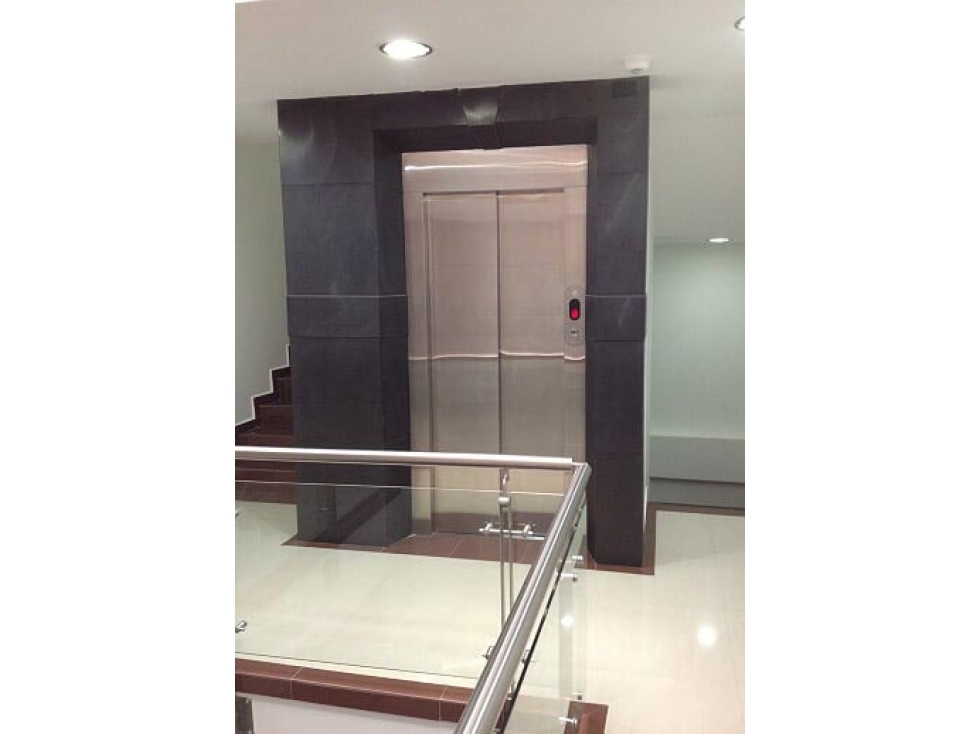 EN RENTA O VENTA OFICINA EN SANTA BARBARA — foto 3