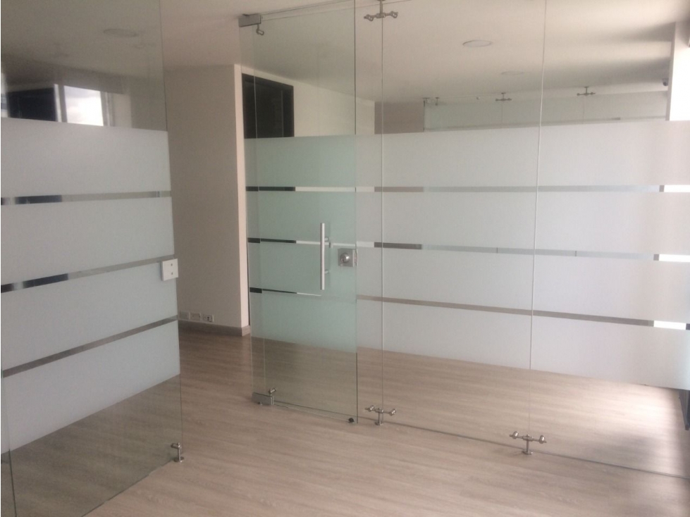 EN VENTA OFICINA UBICADA EN PASADENA — foto 4