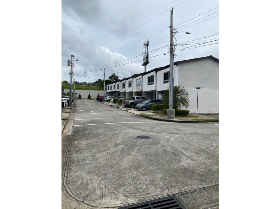 Vendo en Residencial Cerrado El Crisol # 2334 cvd - 2