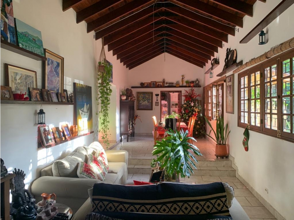 Remate de Casa en Residencial cerrado Las Cumbres # 2144 cvd — foto 3
