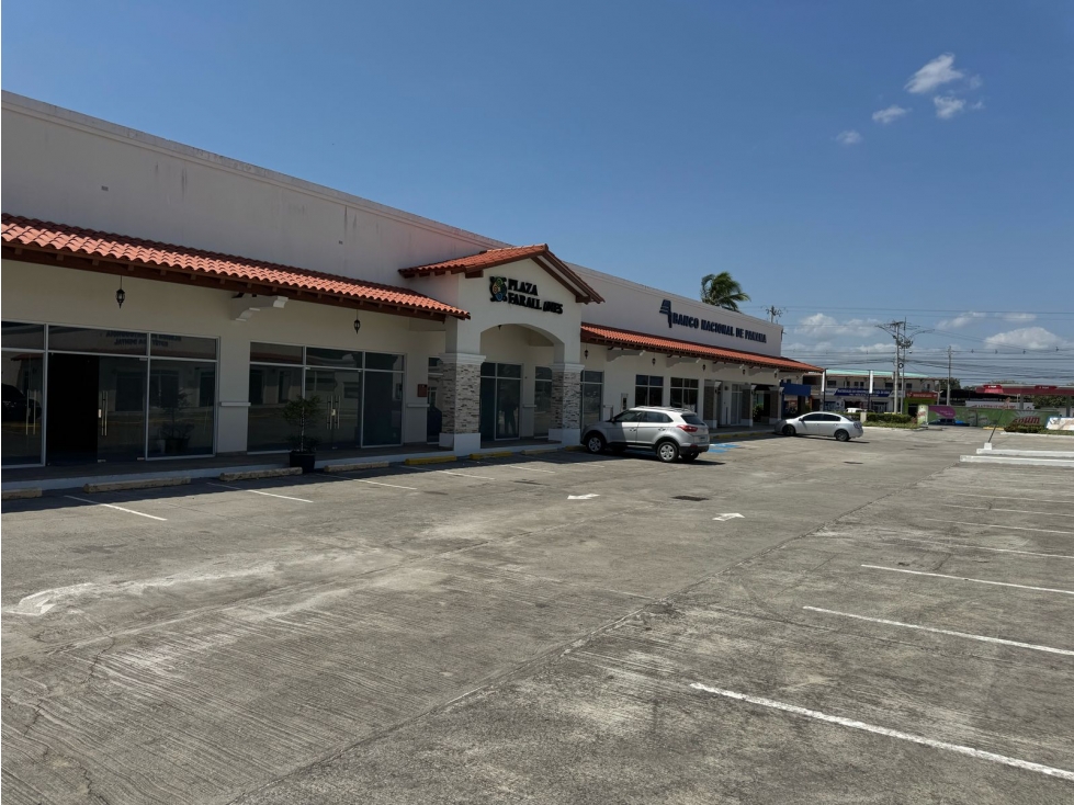 Se Vende Local en Plaza Farallón, Río Hato # 2208 lvd - 2