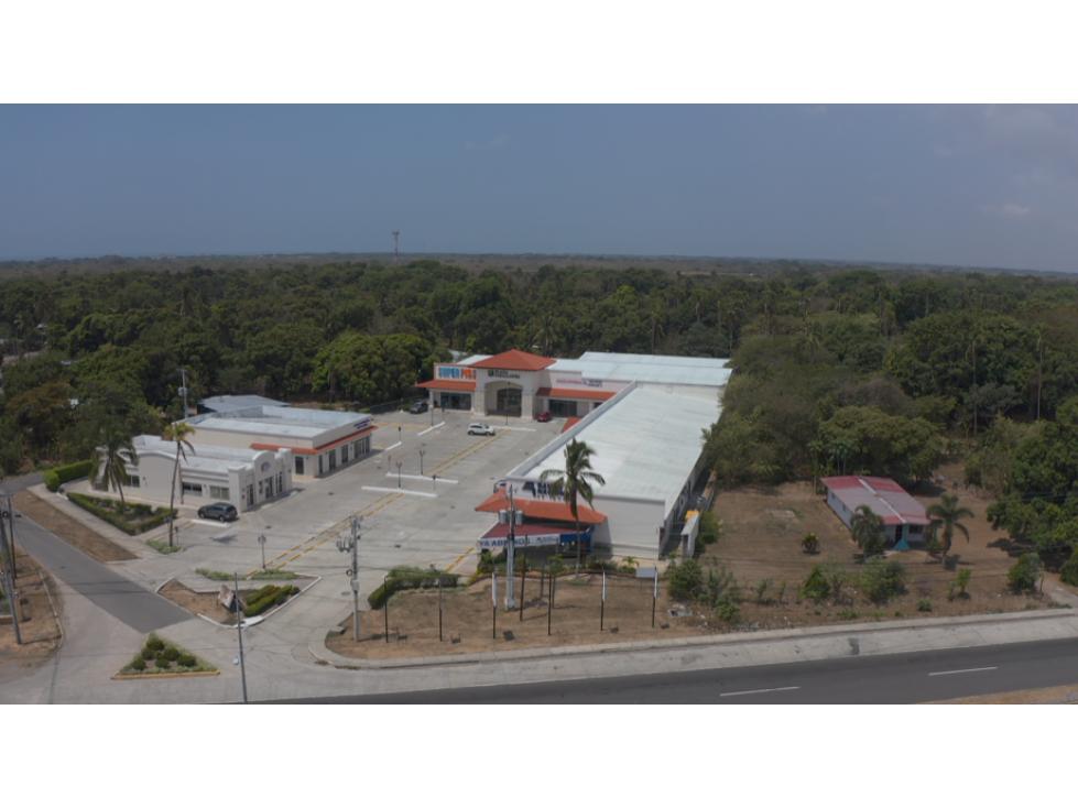 Se Vende Local en Plaza Farallón, Río Hato # 2208 lvd - 1
