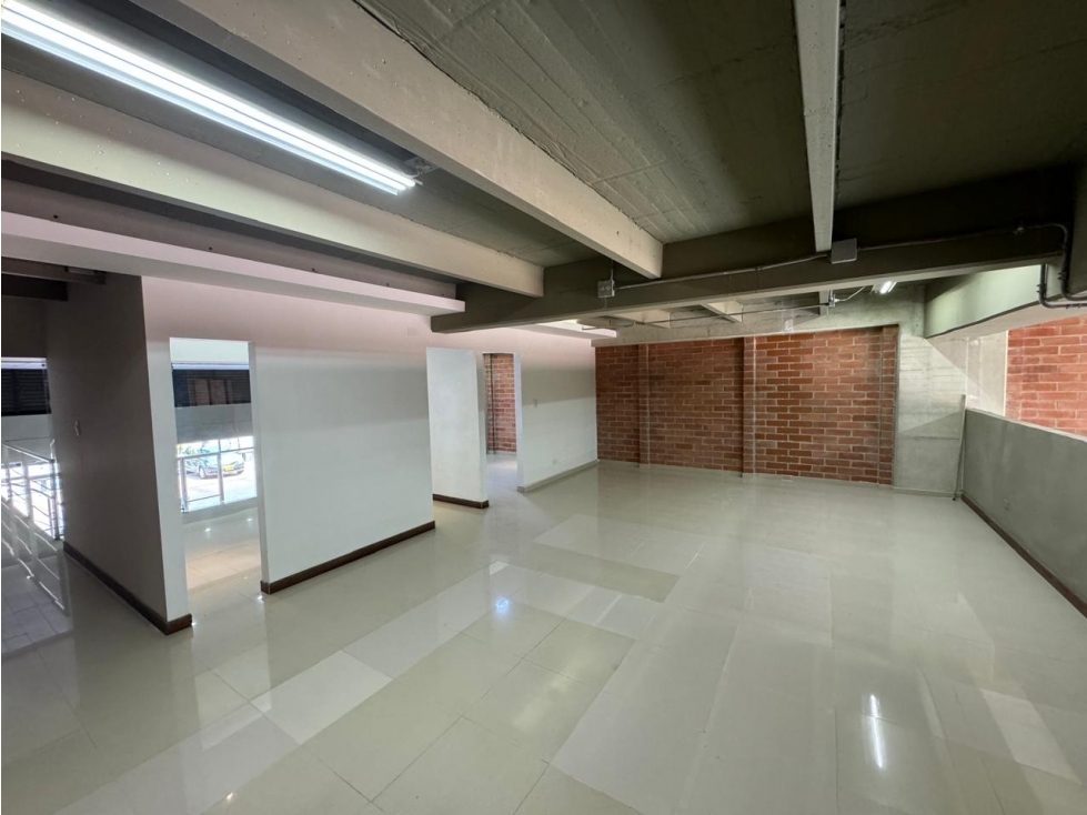 Arriendo Bodega comercial avenida Guayabal Medellin — foto 2