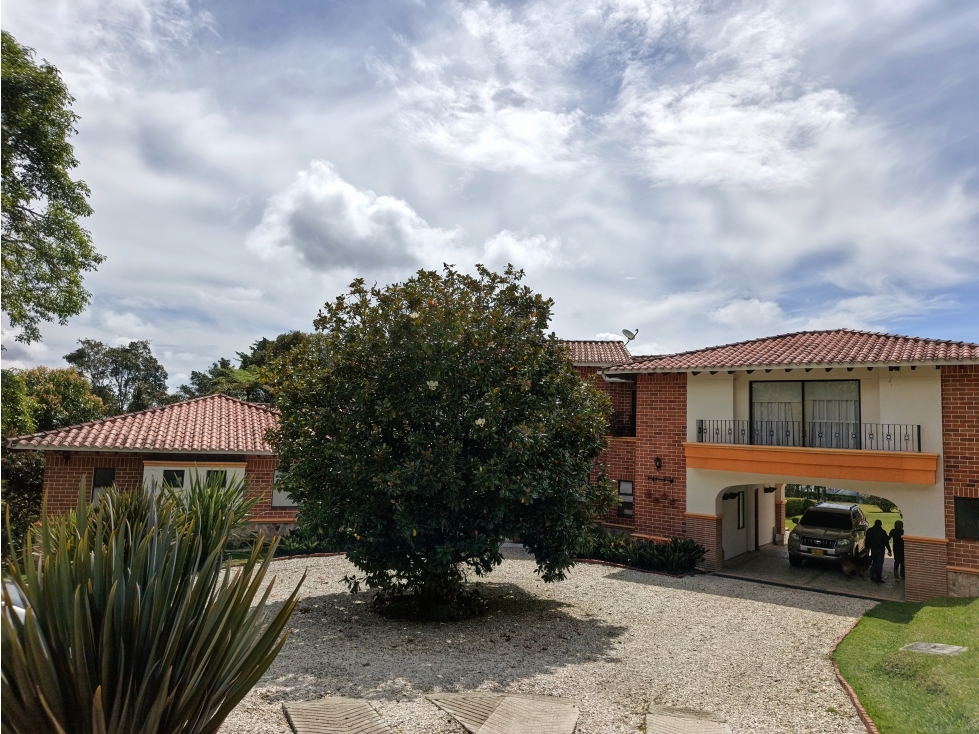 Venta de Finca con pesebreras en Sajonia Aeropuerto Rionegro - 1