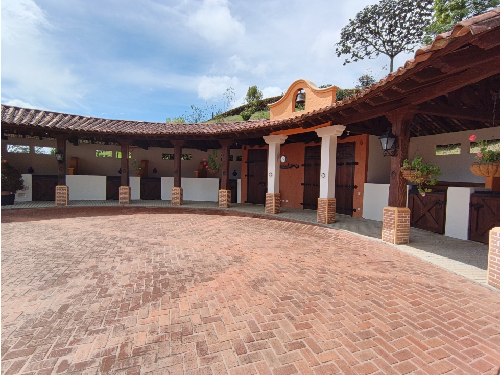 Venta de Finca con pesebreras en Sajonia Aeropuerto Rionegro - 4