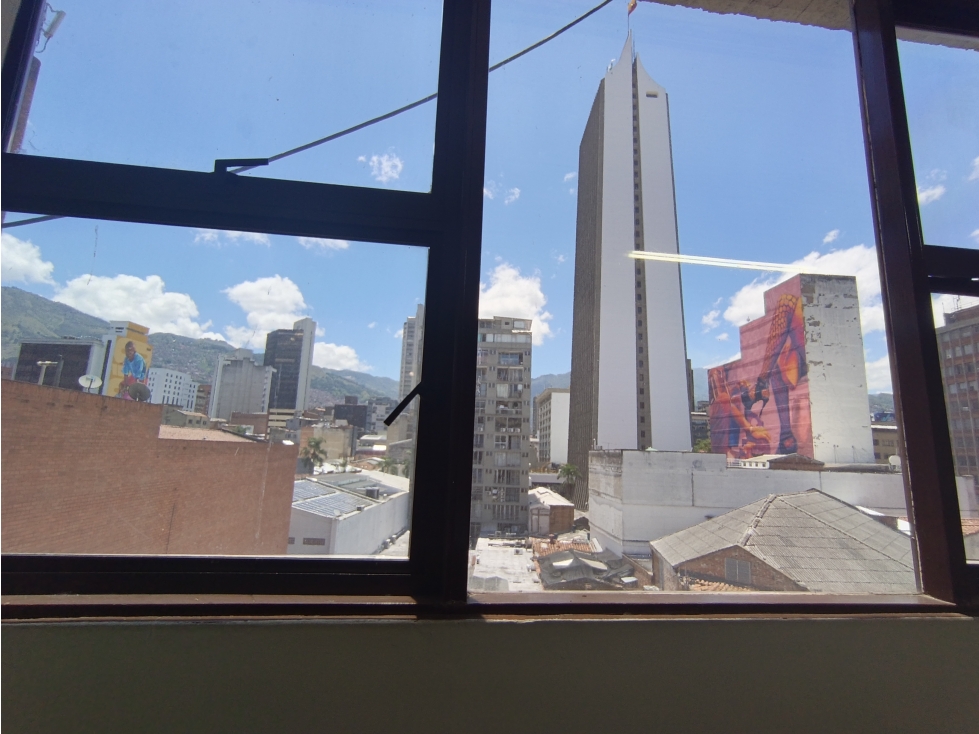 Venta de oficina Medellin Centro Pasaje Astoria - 1