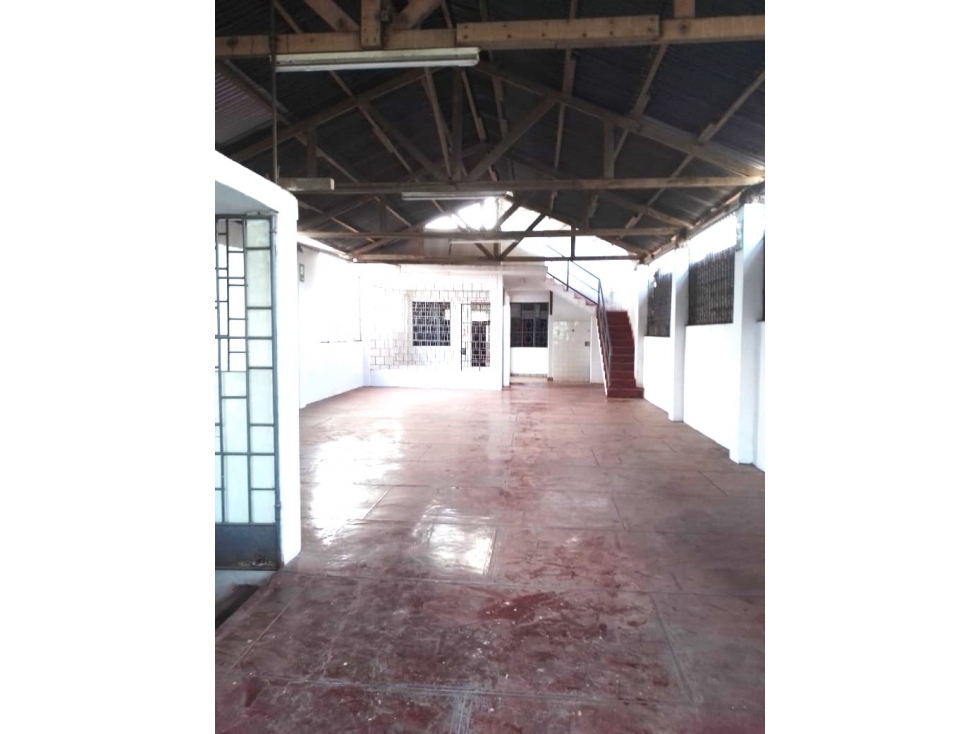 Se alquila local comercial 225 m2 2do piso Pucallpa Saenz Peña - 5