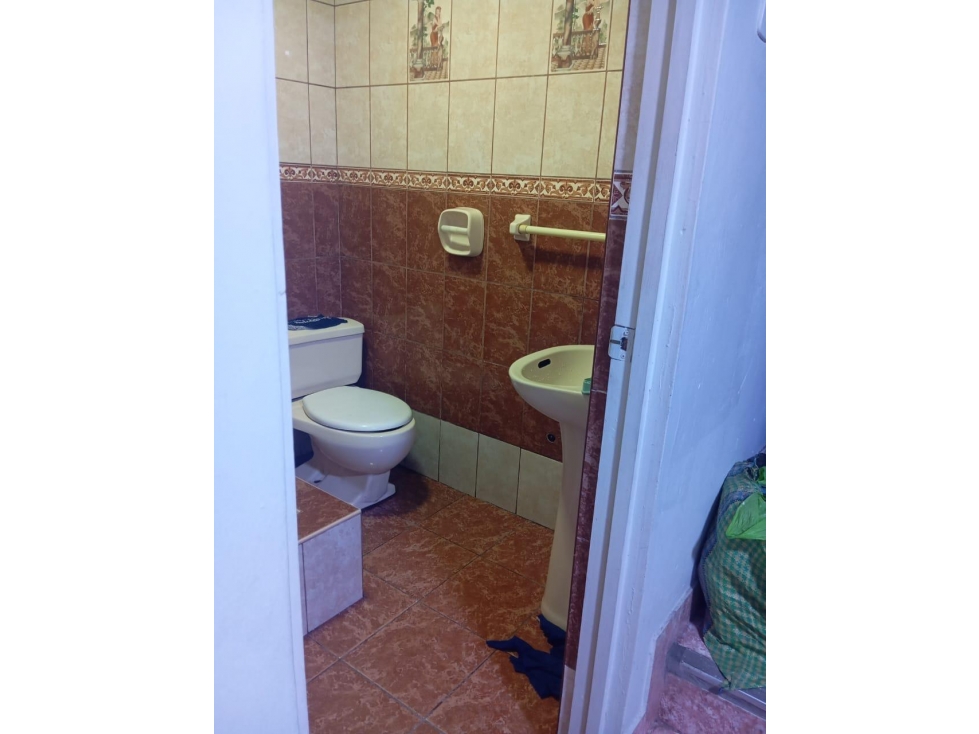 Se vende departamento triplex Urb Constanzo Callao - 6