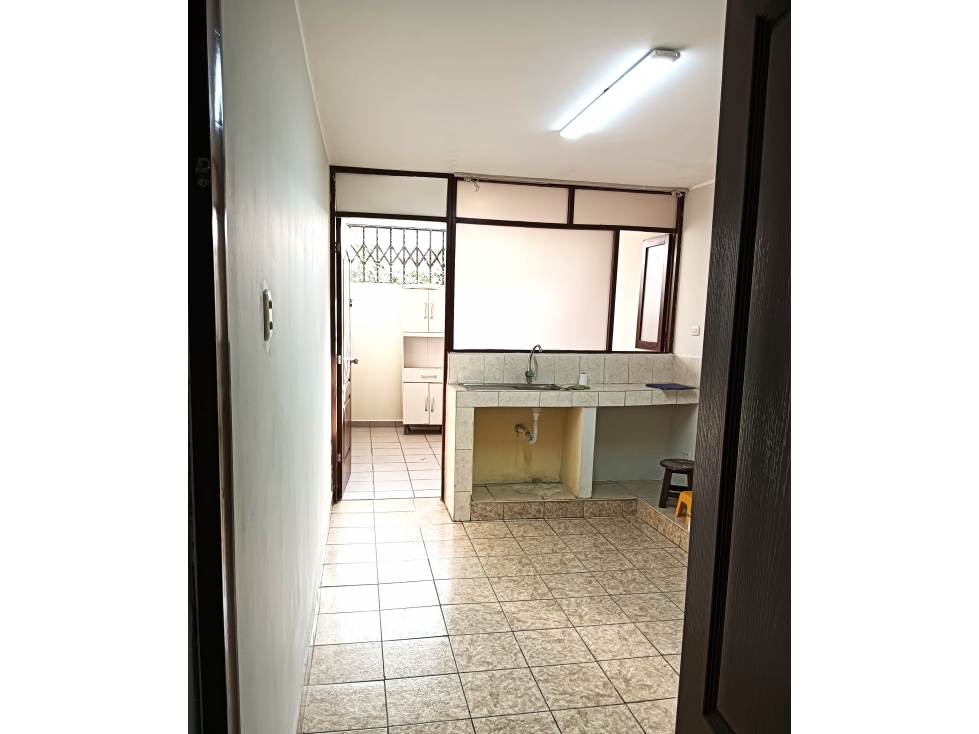 Se alquila departamento Miraflores 2do piso cerca Malecon de La Marina - 4