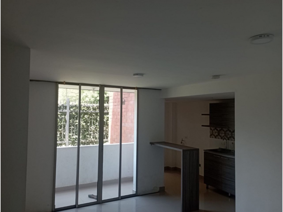 CONFORTABLE APARTAMENTO PRIMER PISO PARQUES DE CASTILLA JAMUNDI!