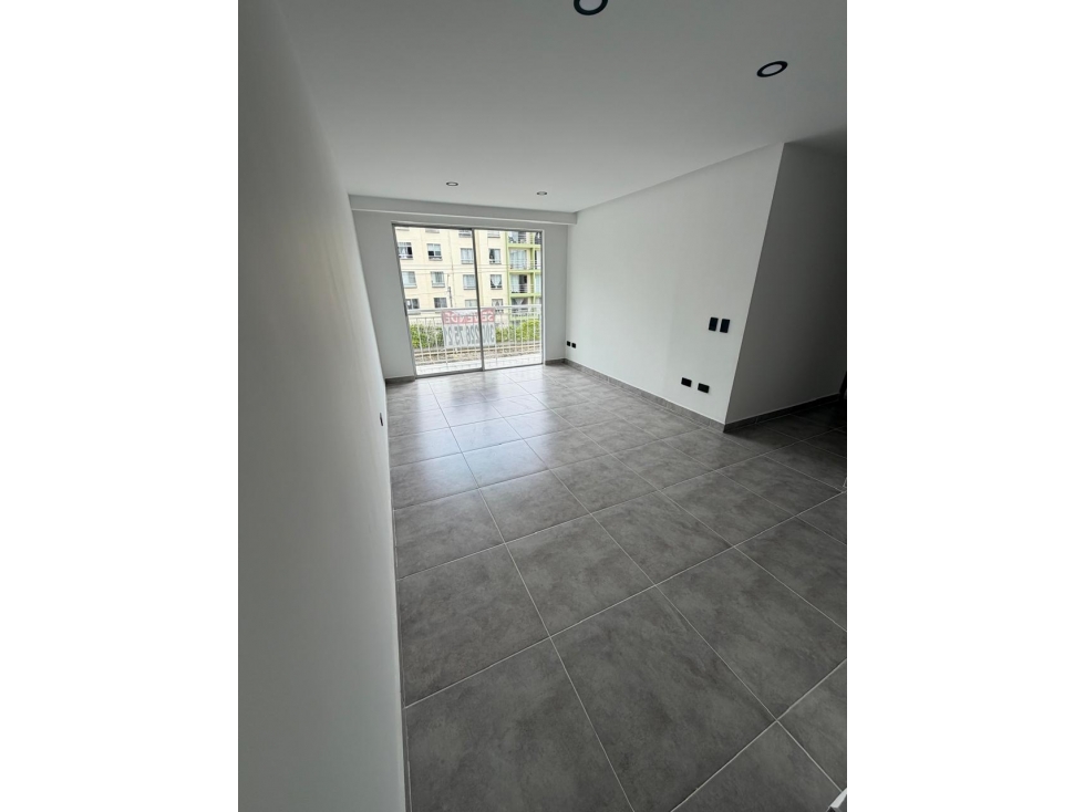 Espectacular Apartamento Remodelado en El Refugio — foto 2