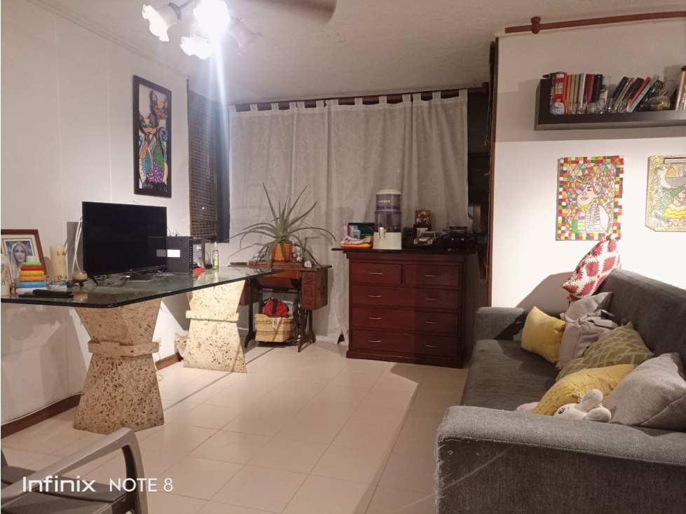 VENDO HERMOSO APARTAMENTO DÚPLEX EN EL BARRIO SANTA ANITA
