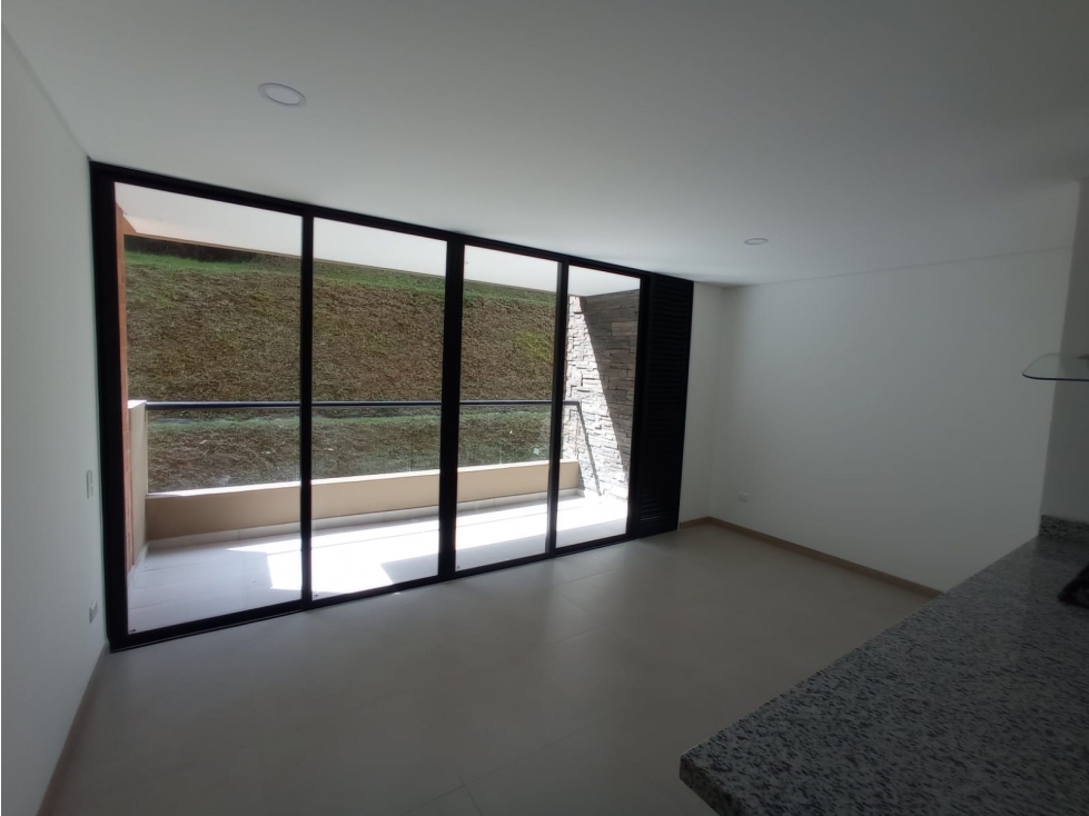 Hermoso apartamento con acabados de lujo en El Retiro