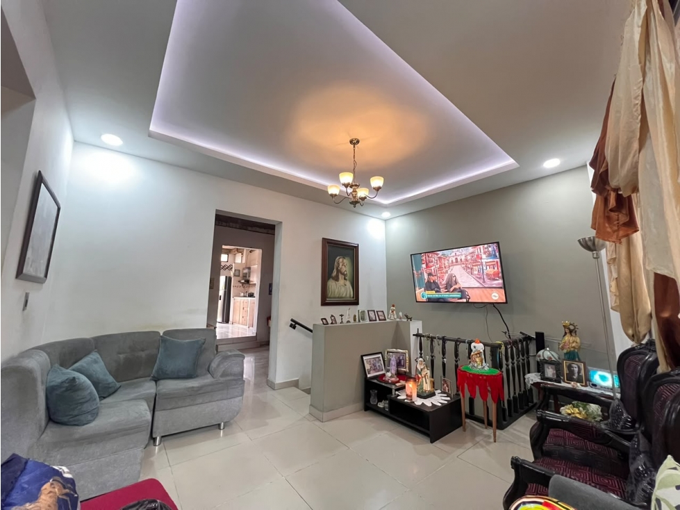 CASA DUPLEX EN BOMBONA