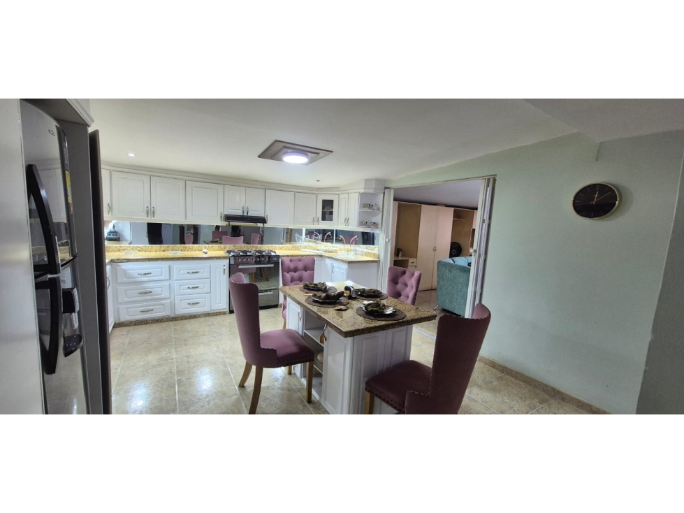 Apartamento amplio, iluminado y con excelente distribución — foto 3
