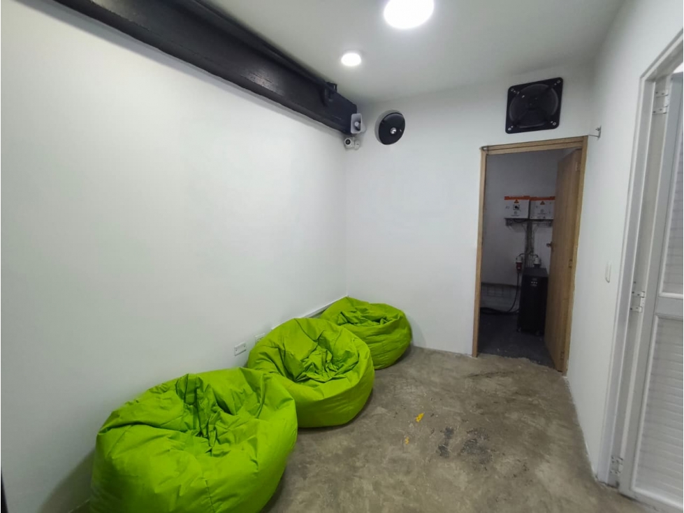 4 niveles con oficinas, bodega y zona de cargue en Pereira — foto 4