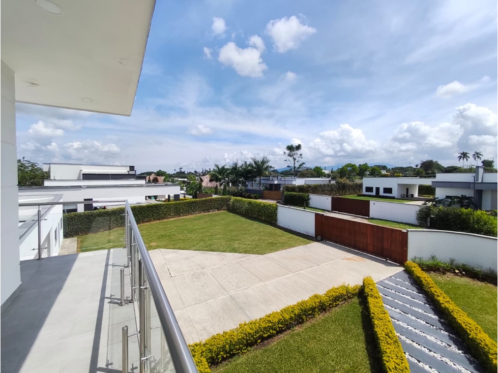Casa Campestre en Cerritos con Piscina y Amplias Zonas Verdes