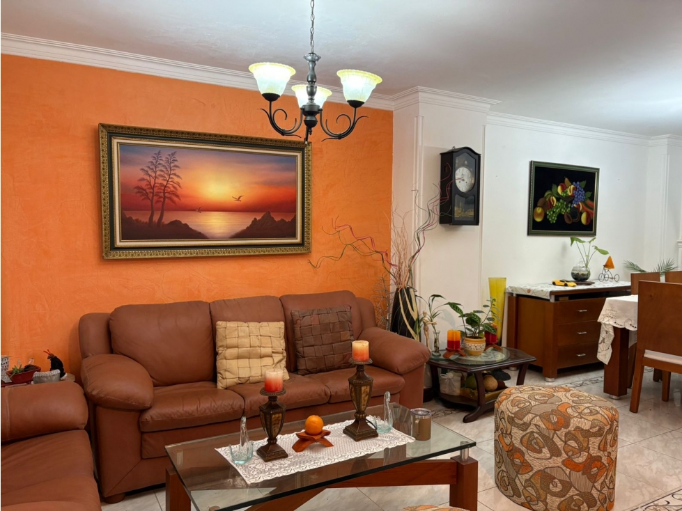 Descubre esta hermosa casa ubicada en el exclusivo sector de Álamos - 2