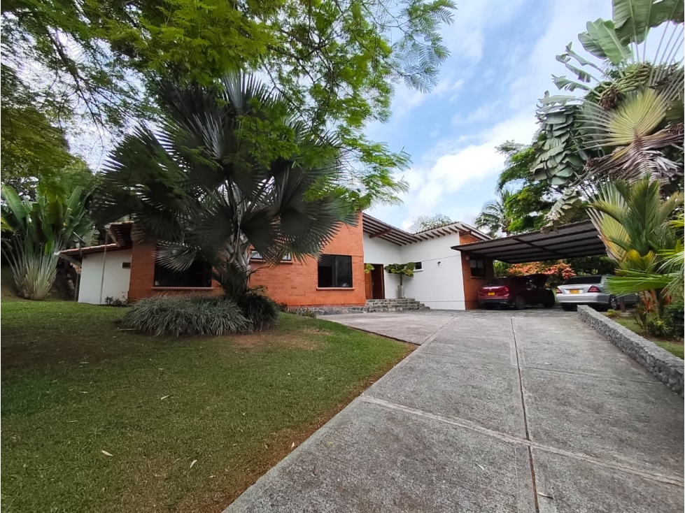 Tu refugio ideal en Cerritos: Casa campestre con todo el confort