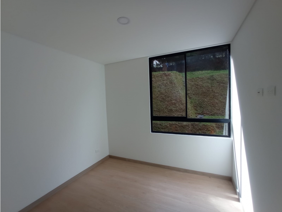 Hermoso apartamento con acabados de lujo en El Retiro — foto 5