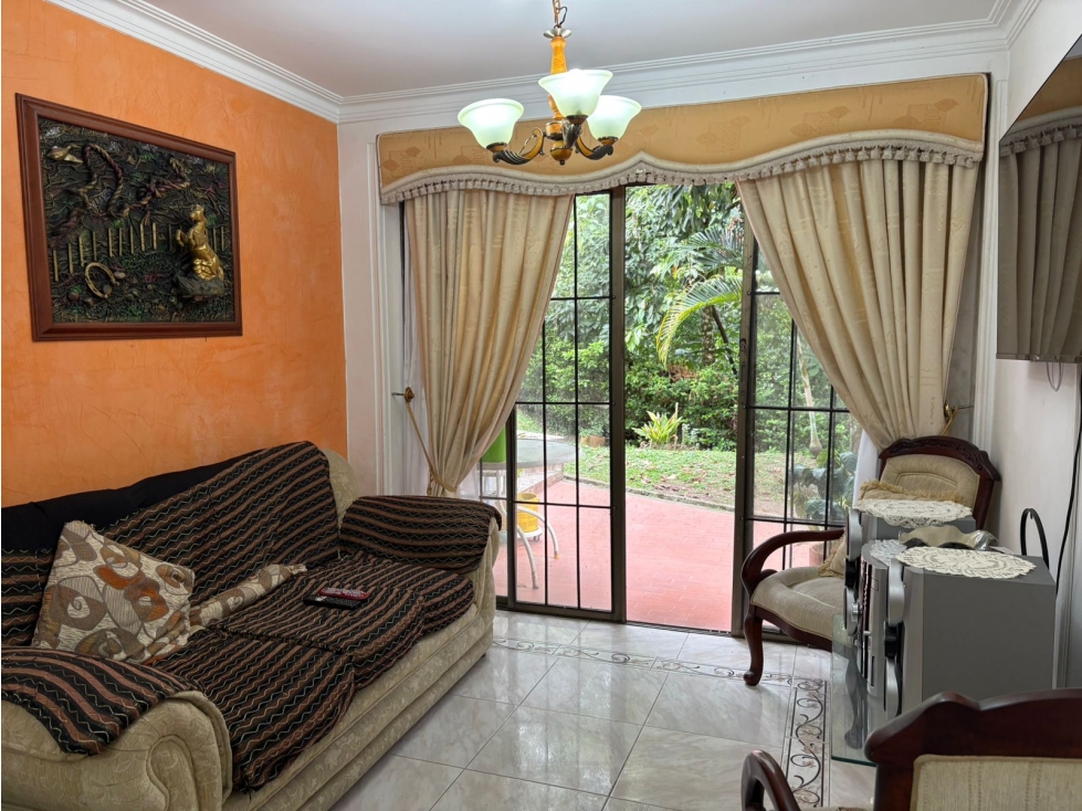 Descubre esta hermosa casa ubicada en el exclusivo sector de Álamos - 3
