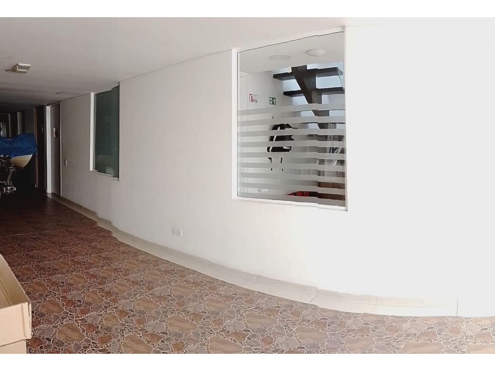 Espectacular oficina de 3 niveles en castilla Bogota — foto 6