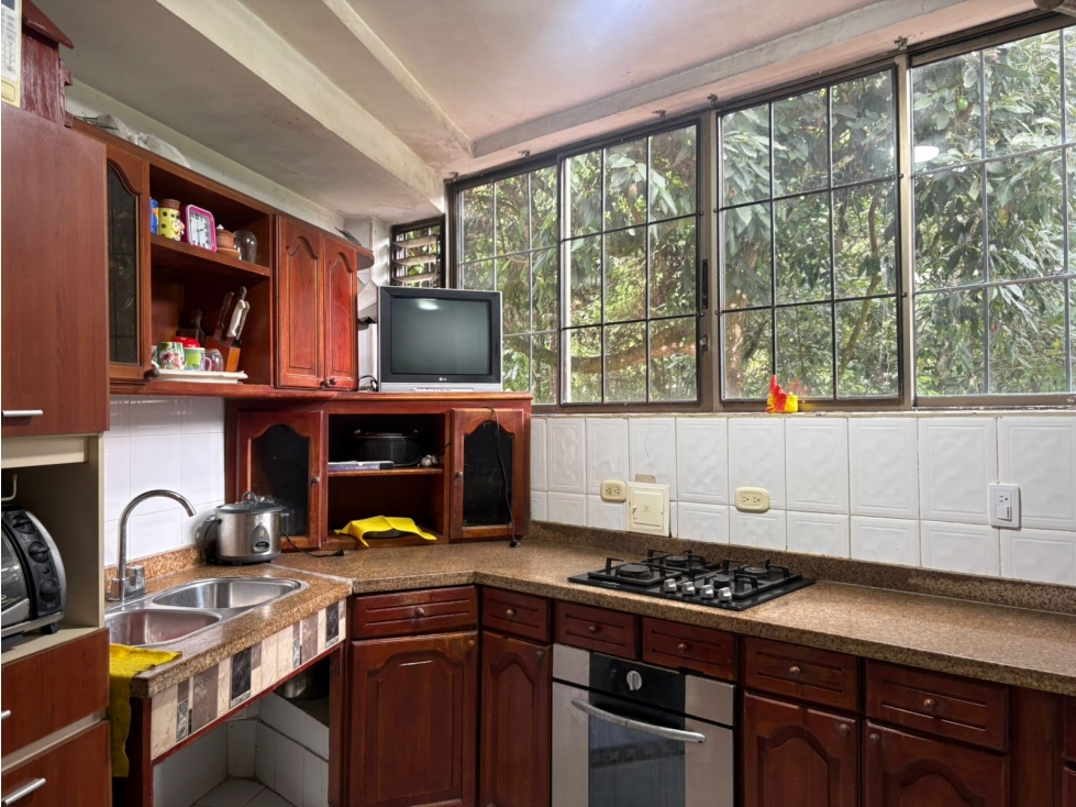 Descubre esta hermosa casa ubicada en el exclusivo sector de Álamos - 4