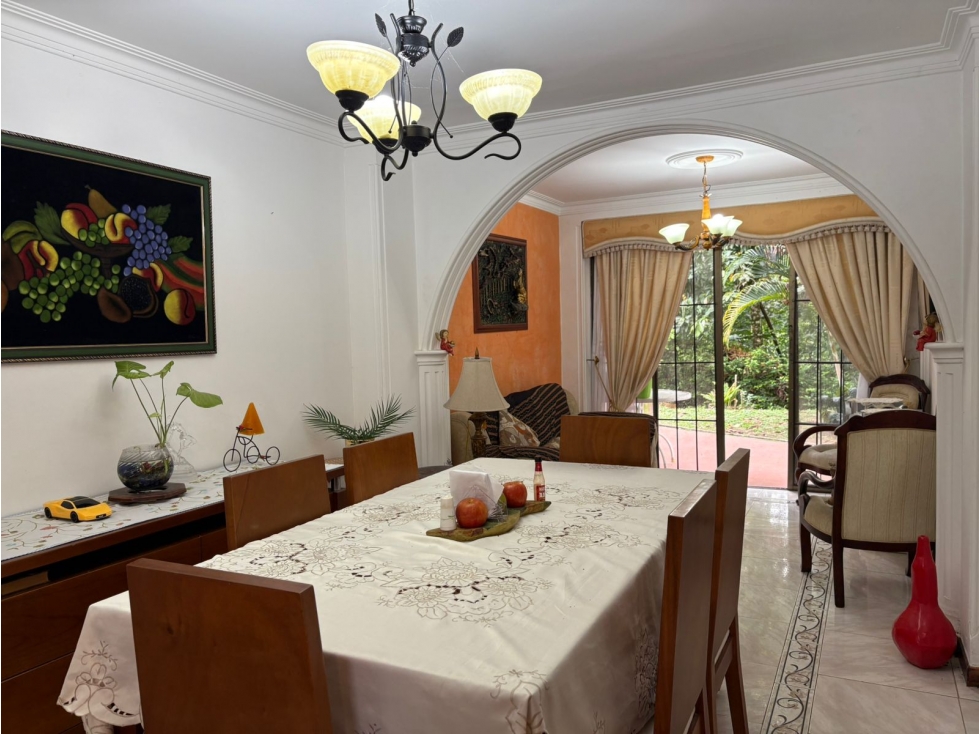 Descubre esta hermosa casa ubicada en el exclusivo sector de Álamos - 5