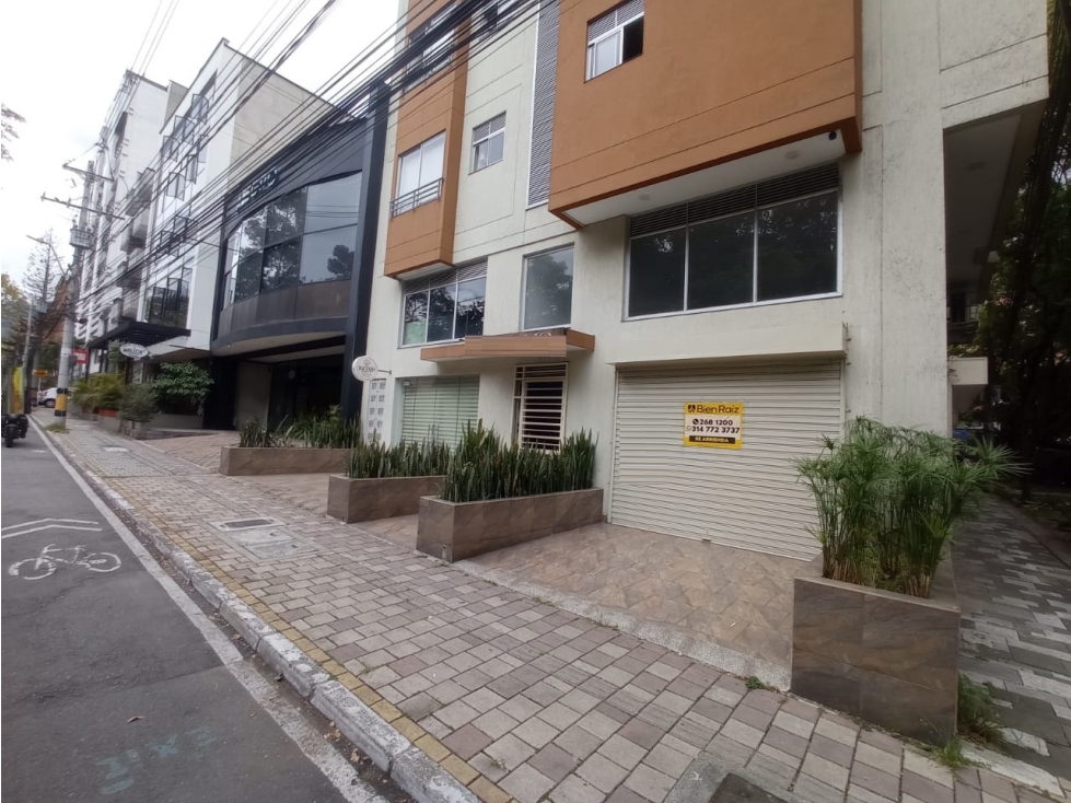 LOCAL ALAMEDA LAURELES