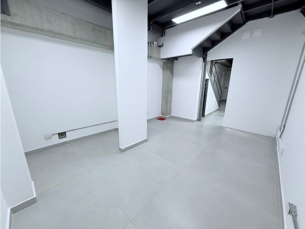 Local en Zona Élite Comercial de Cerritos — foto 6