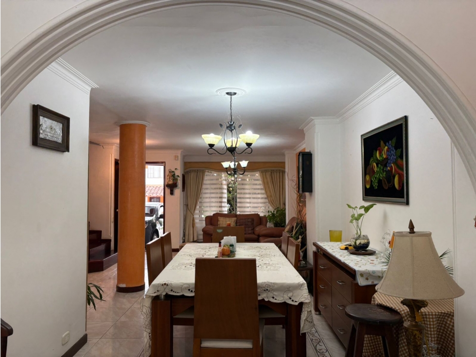 Descubre esta hermosa casa ubicada en el exclusivo sector de Álamos - 6