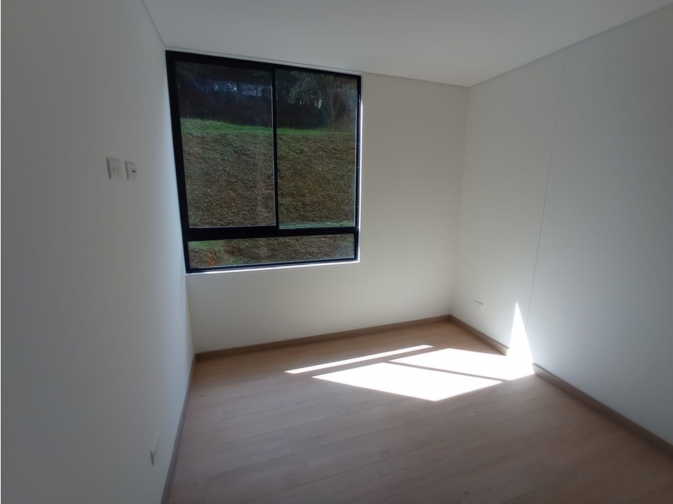 Hermoso apartamento con acabados de lujo en El Retiro — foto 3