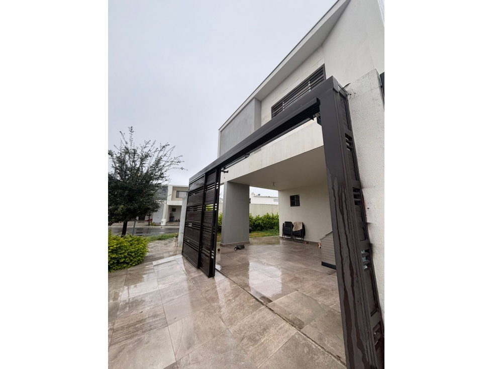 Casa en Renta en Fraccionamiento Privado en Apodaca