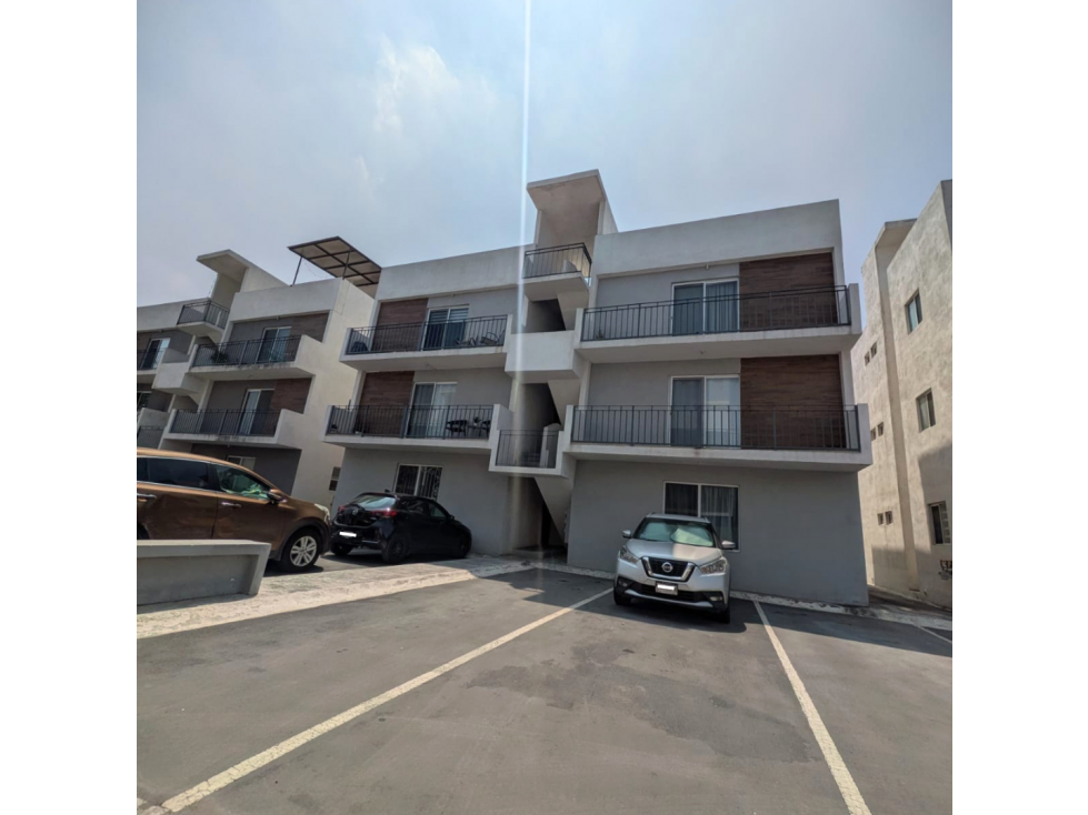 Depa en Venta con Roof Top Propio, Col. Anyana, Guadalupe - 1