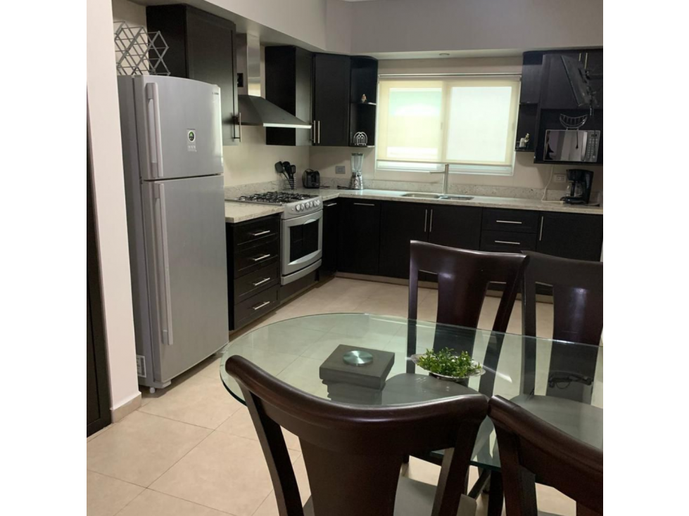 Renta depa 160m² Sur de Mty: 3 Recs, 3 Baños y Servicios Incluidos