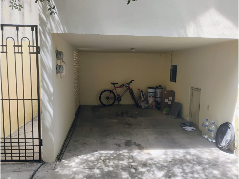 Propiedad en Esquina con Casa y Depa en Venta en Cumbres 2do Sector — foto 4