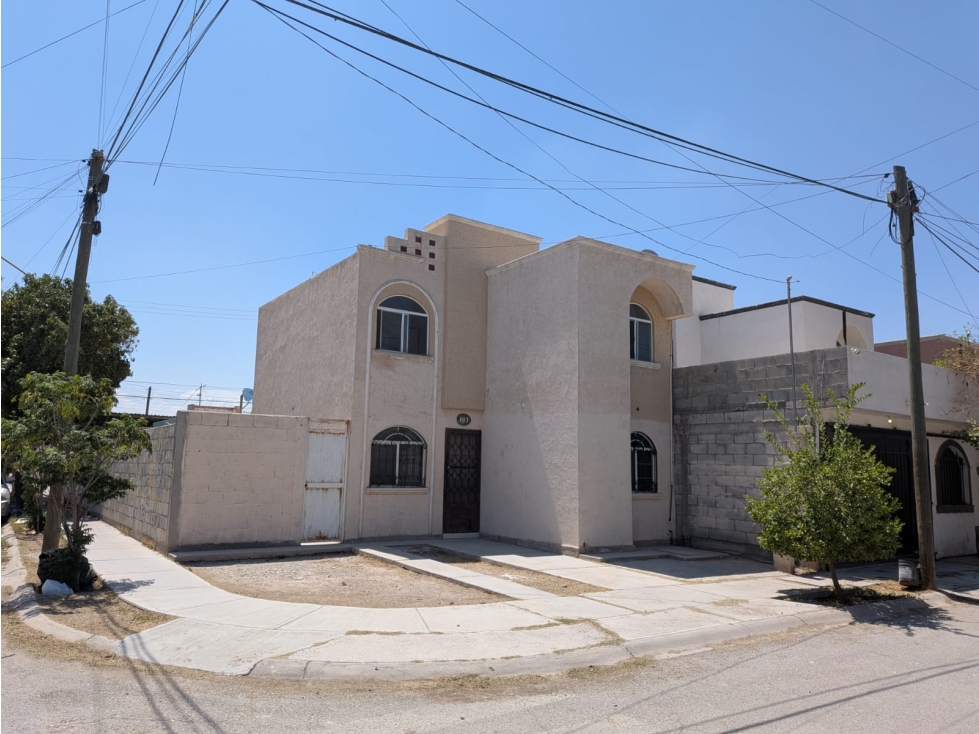 Casa Venta Joyas de Torreón en esquina con terreno excedente - 3