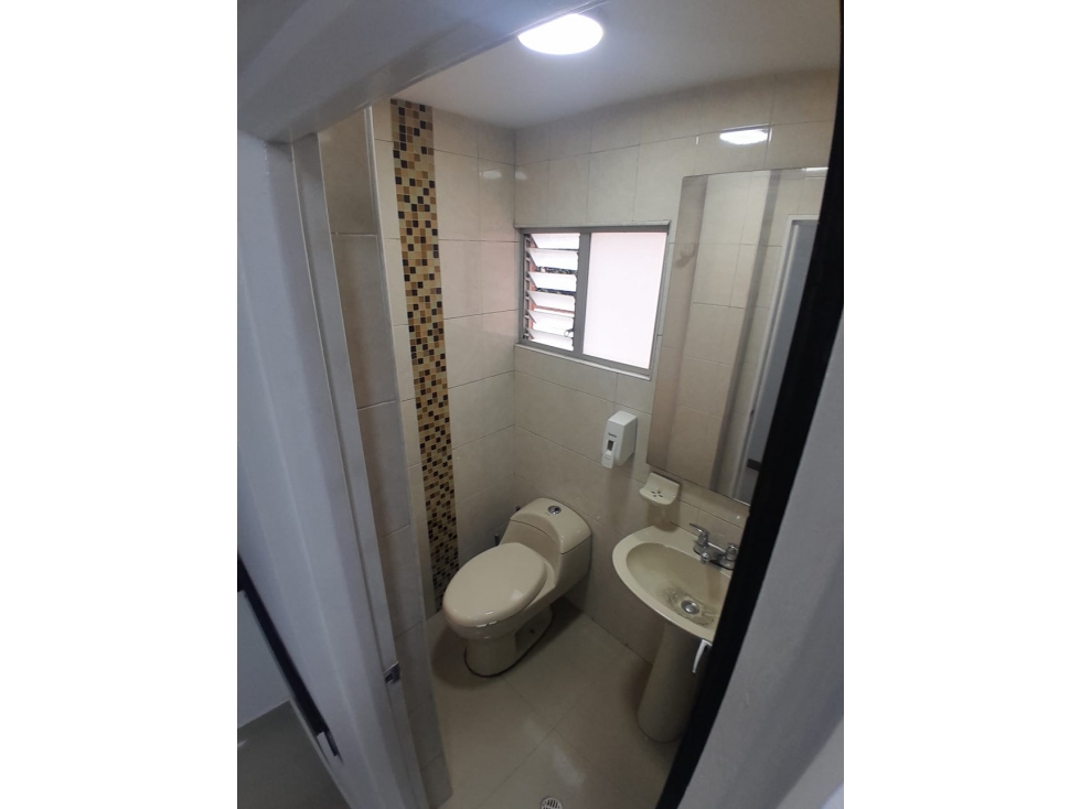 ARRIENDO LOCAL COMERCIAL UBICADO SEGUNDO PISO - 3