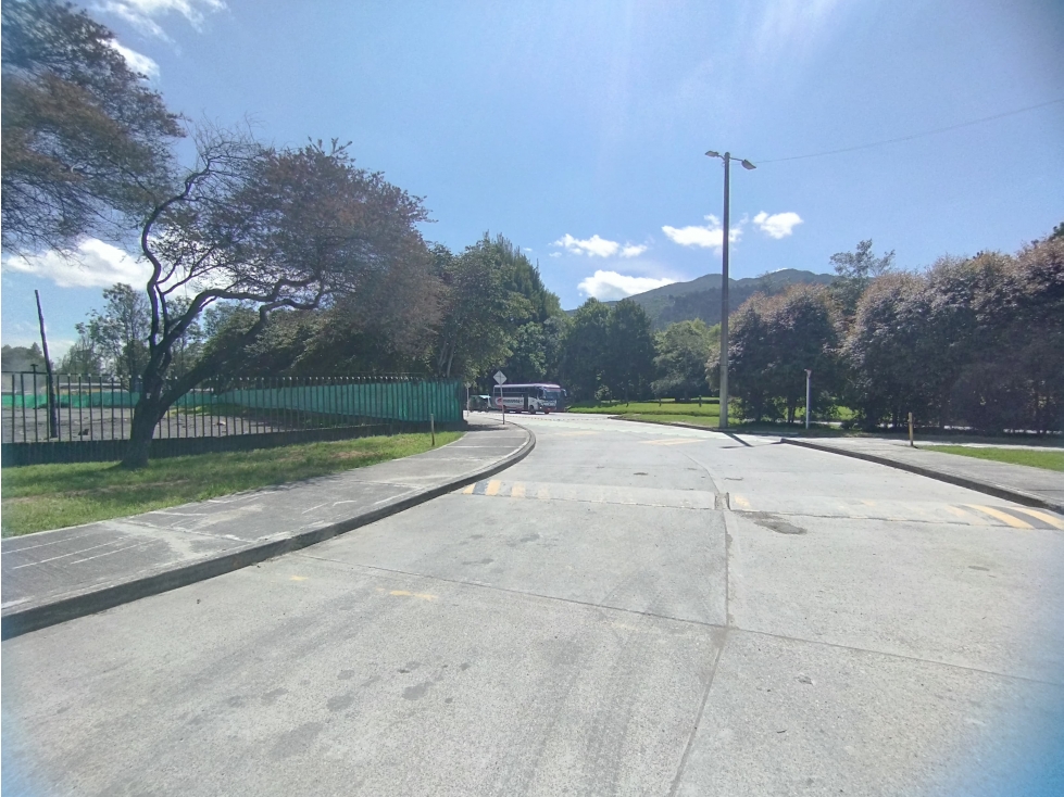 ARRIENDO LOTE 21463M2 ZONA NORTE BOGOTA VIA PRINCIPAL USO COMERCIAL — foto 4
