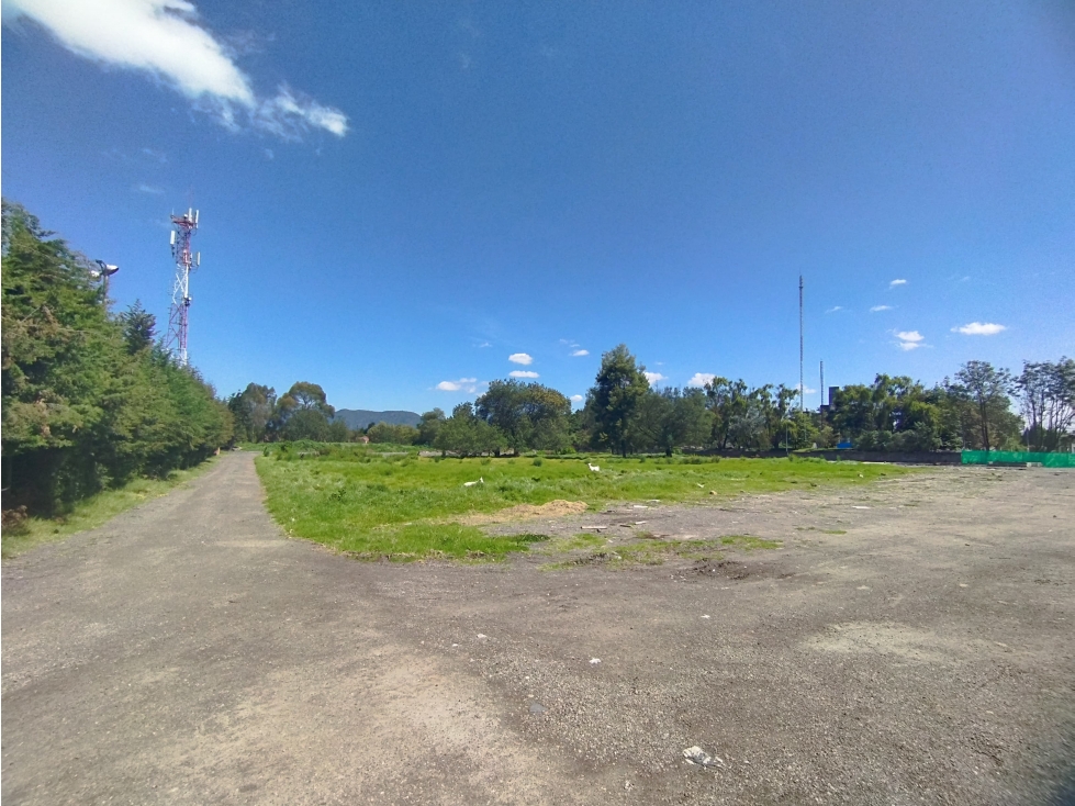 ARRIENDO LOTE 21463M2 ZONA NORTE BOGOTA VIA PRINCIPAL USO COMERCIAL
