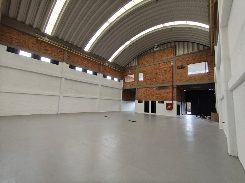 ARRIENDO BODEGA DE 540M2 CHIA, CUND. PARQUE INDUSTRIAL. - 3