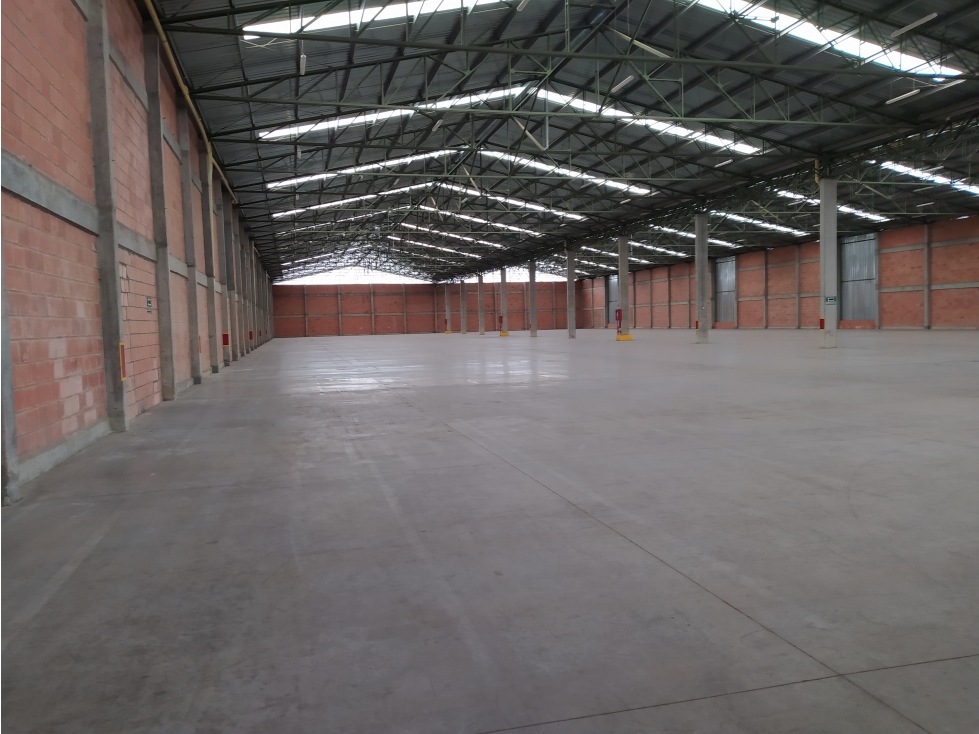 ARRIENDO BODEGA 2.550 M2 MADRID, CUND 5 MUELLES PARQUE INDUSTRIAL - 4