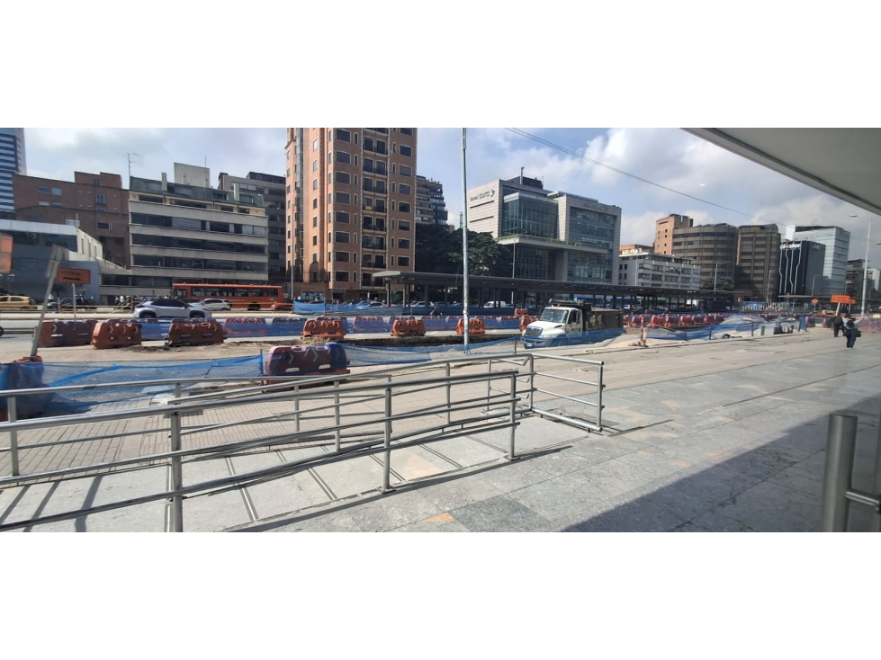 ARRIENDO LOCAL 262M2 VIA PRINCIPAL, ZONA NORTE BOGOTÁ D.C - 2