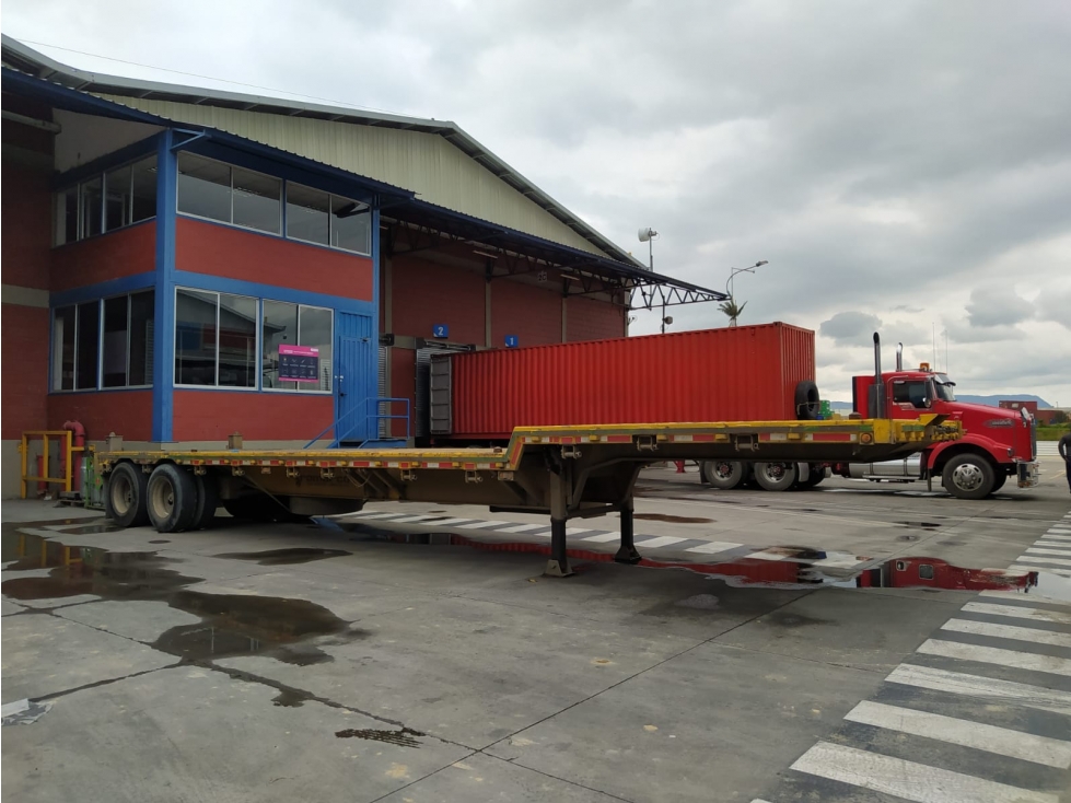 ARRIENDO BODEGA 1600 M2 PARQUE INDUSTRIAL VARIANTE, MADRID. CUND. - 1