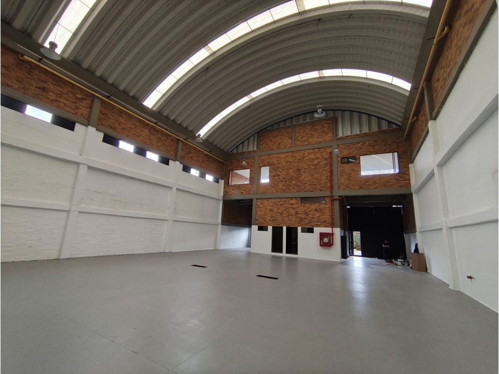 ARRIENDO BODEGA DE 540M2 CHIA, CUND. PARQUE INDUSTRIAL. - 4