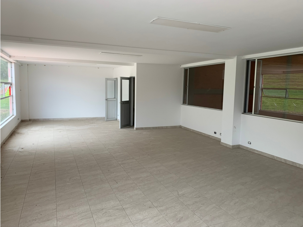 ARRIENDO BODEGA AREA DE 1362 M2 EN PARQUE INDUSTRIAL ZIPAQUIRA,CUND. - 4