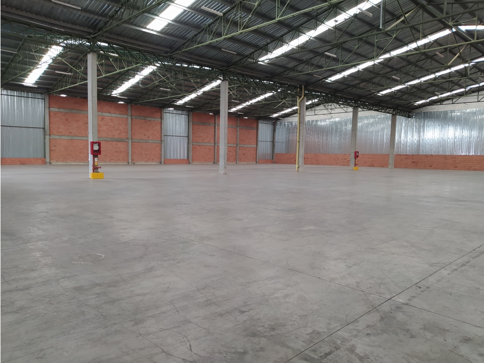 BODEGA ARRIENDO 3750 M2 PARQUE INDUSTRIAL IDEAL PARA ALMACENAMIENTO. - 1