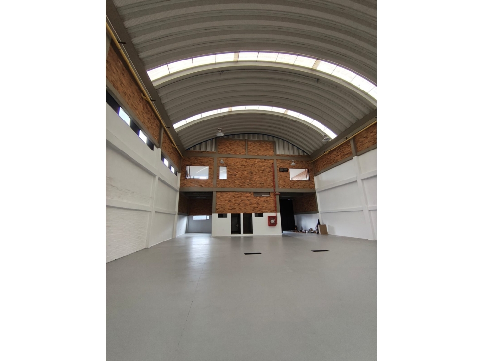 ARRIENDO BODEGA DE 540M2 CHIA, CUND. PARQUE INDUSTRIAL. - 6