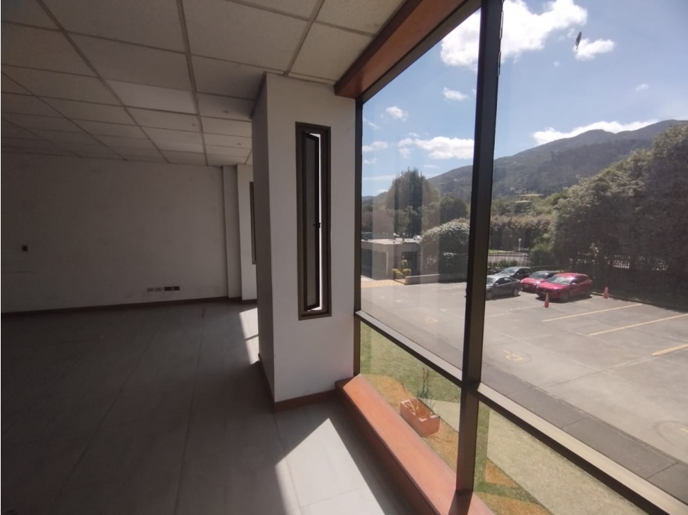 ARRIENDO OFICINA 900M2 GUAYMARAL SECTOR NORTE BOGOTA D.C — foto 2